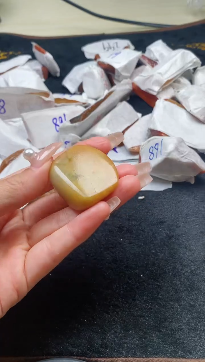 翡翠裸石翡翠挂件裸石