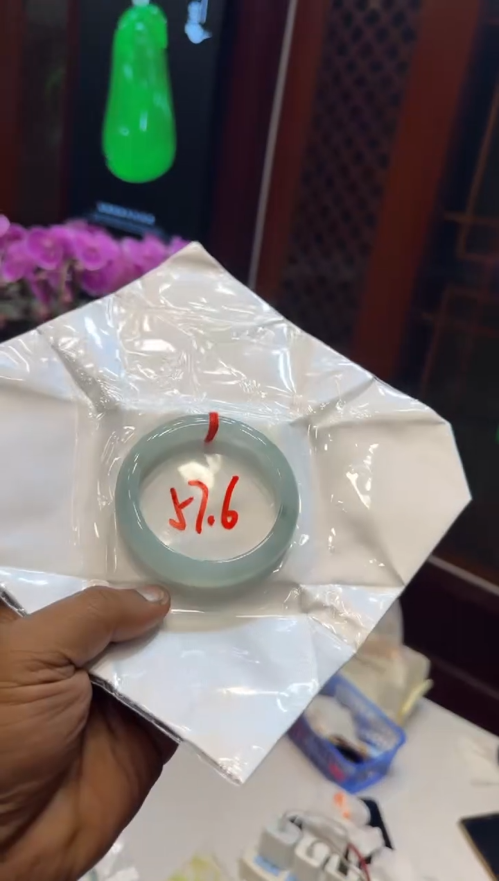 未镶嵌手镯翡翠手镯