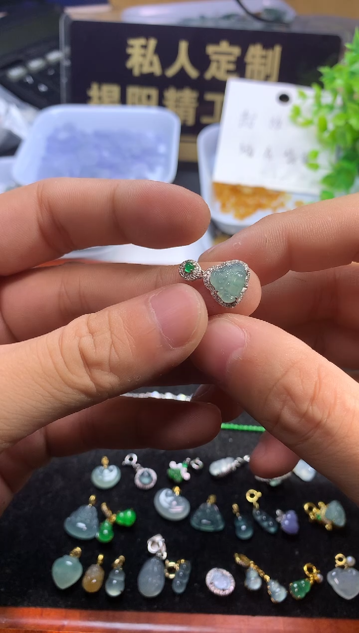吊坠(不含链)银S925镶嵌翡翠谢***姐1