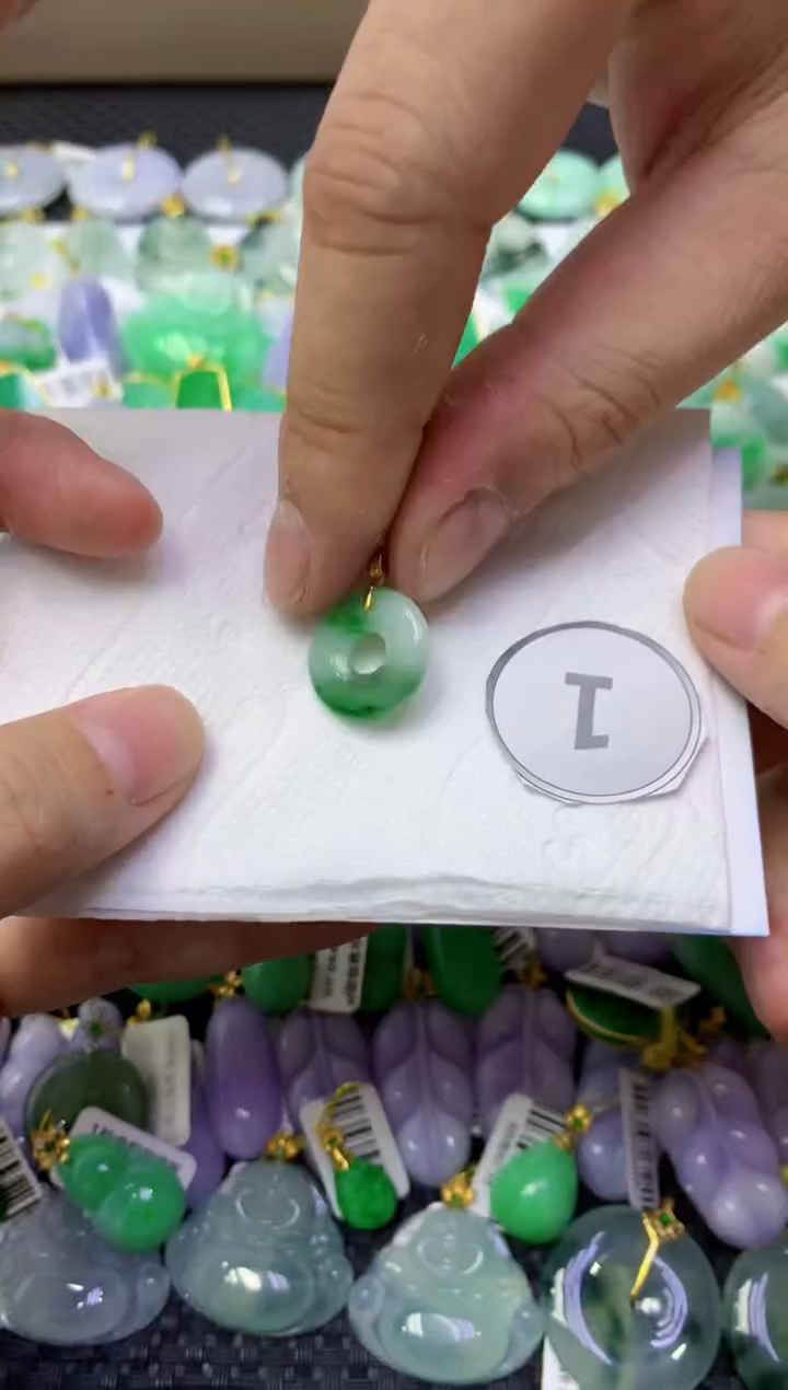 颈饰未镶嵌翡翠天然缅甸翡翠A货