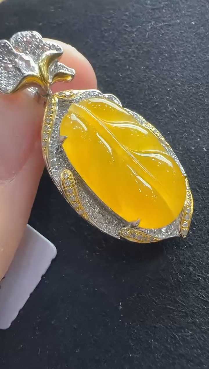 【闪购商品】翡翠吊坠(不含链)18K金镶嵌多样性发货拍一发一