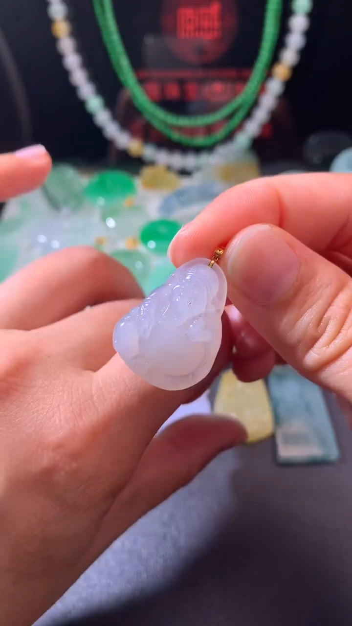 颈饰未镶嵌翡翠         