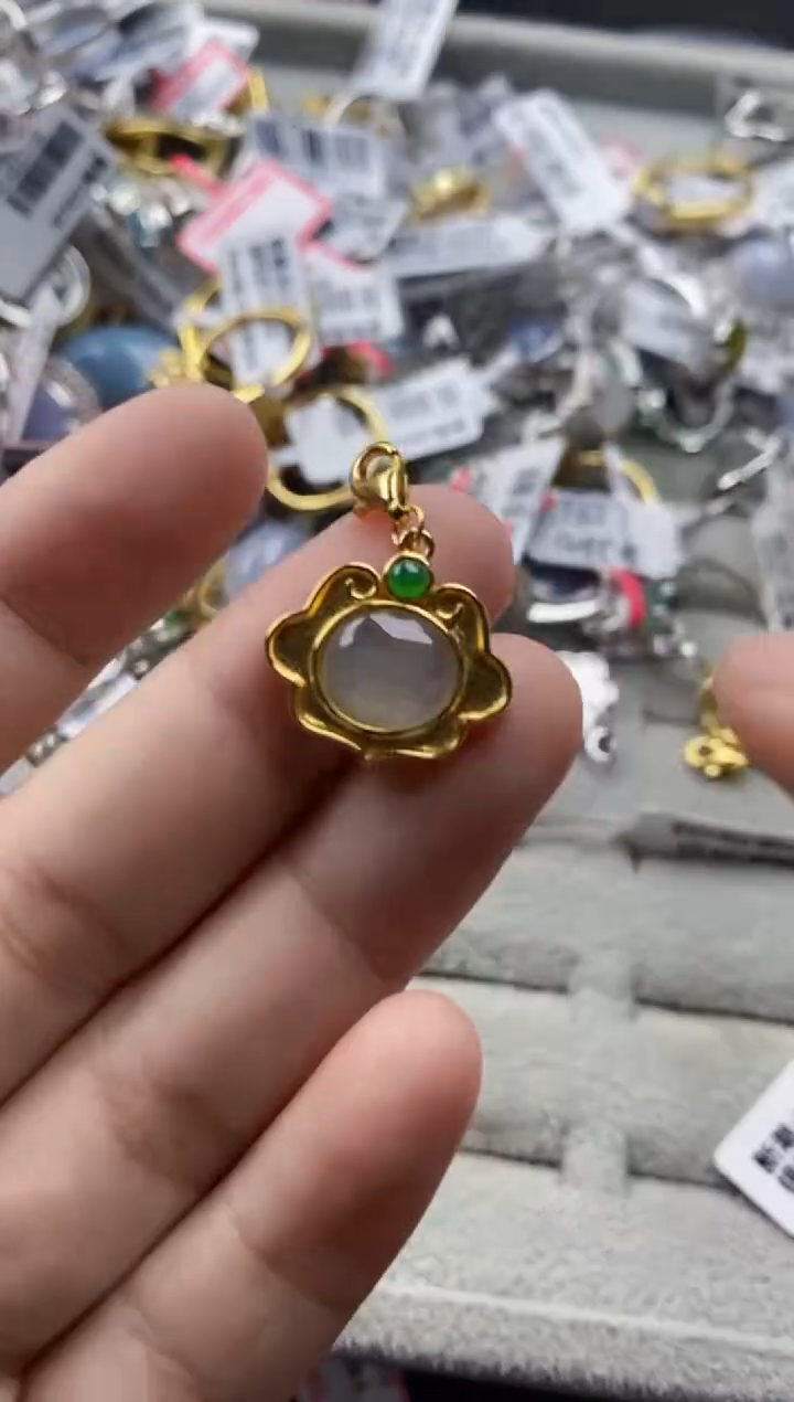 翡翠戒指银S925镶嵌666    1