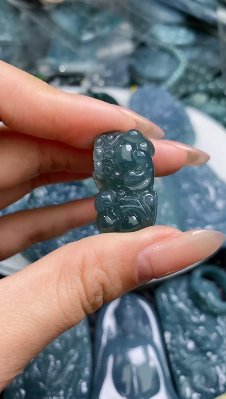 【闪购商品】翡翠颈饰未镶嵌           