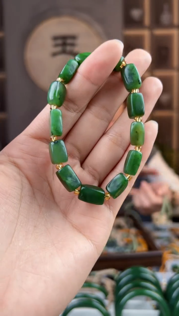 颈饰未镶嵌和田玉拍一发一，拍一发一