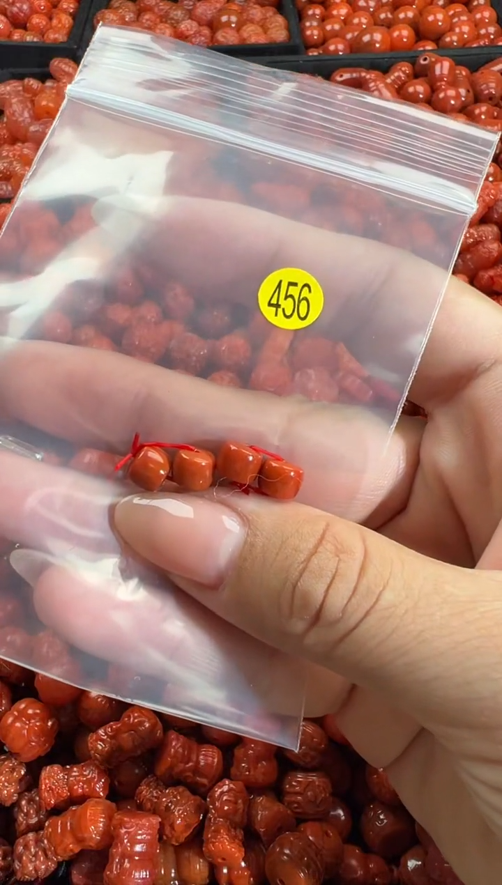 颈饰未镶嵌南红玛瑙1