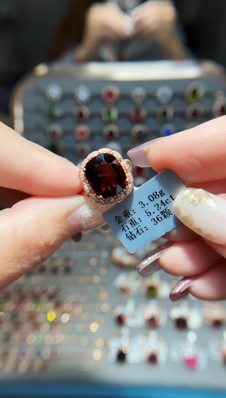 18K金镶嵌戒指碧玺5.24