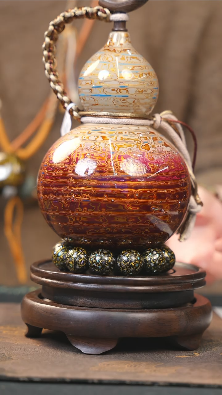 【闪购商品】Yi249漆艺酒葫芦不包手串及旋转底座