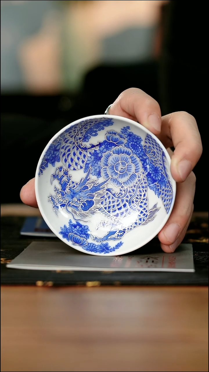 18-8手工手绘描银龙穿牡丹普洱杯
