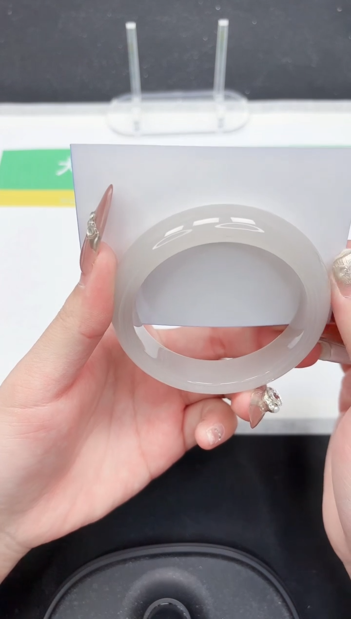 【闪购商品】石英质玉手镯未镶嵌10-58.1