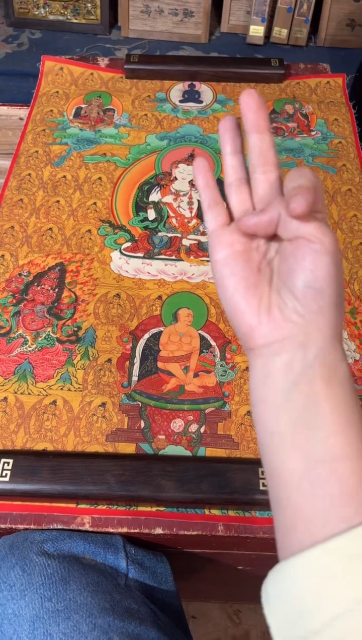 卷轴画龙妹的唐卡tk16
