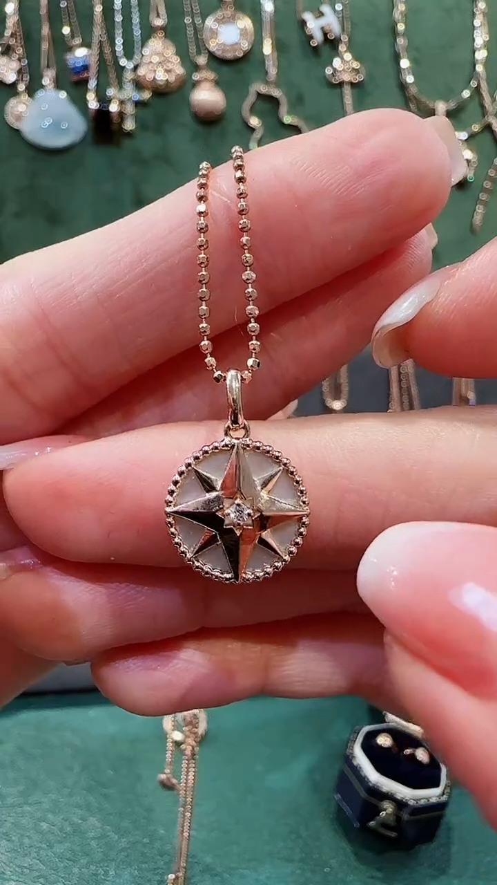 【闪购商品】贝壳（贝母）吊坠不含链18K金镶嵌18K金钻石八芒星吊坠