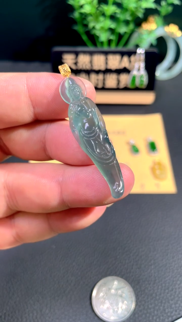 颈饰18K金镶嵌翡翠翡翠
