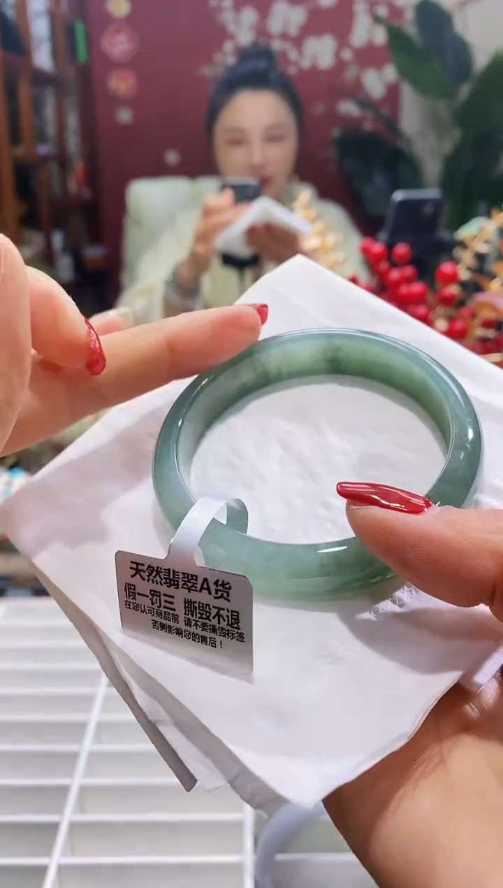 【闪购商品】翡翠手镯未镶嵌151圈口5556/12.0*6.9