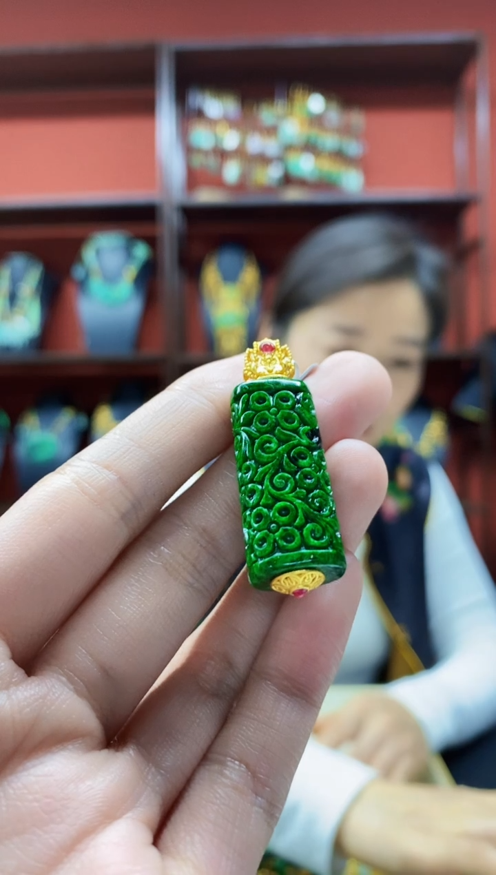 颈饰未镶嵌翡翠吊坠