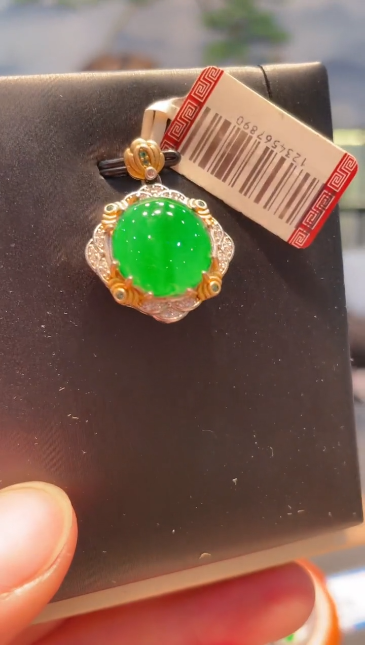 【闪购商品】翡翠吊坠(不含链)银S925镶嵌A10天然A货翡翠