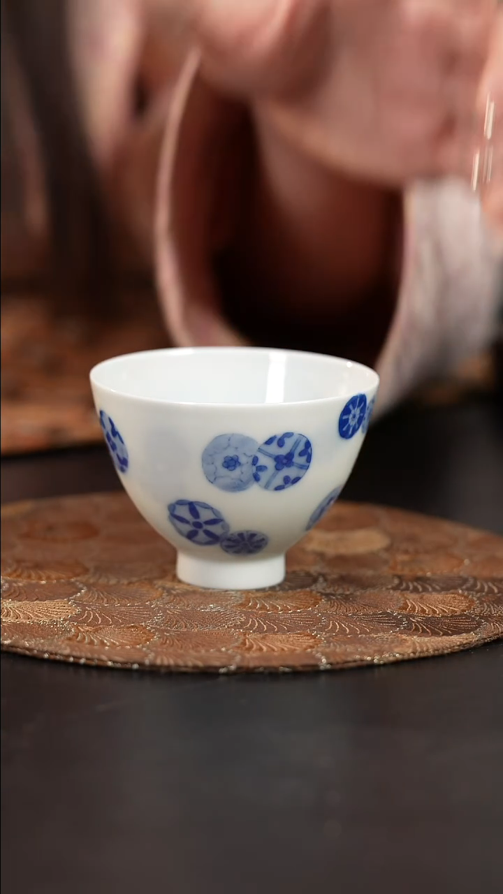 【闪购商品】杯看山柴窑青花皮球