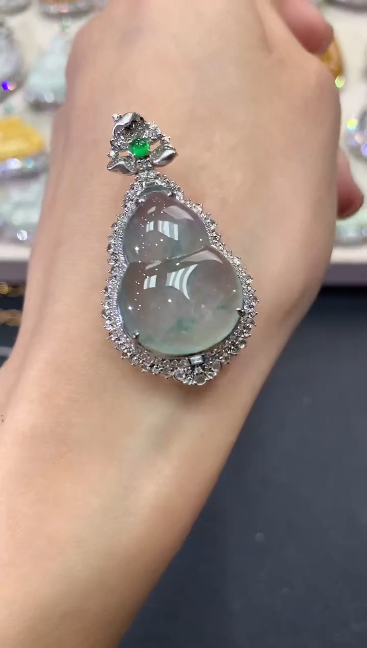 【闪购商品】翡翠吊坠(不含链)18K金镶嵌w58         