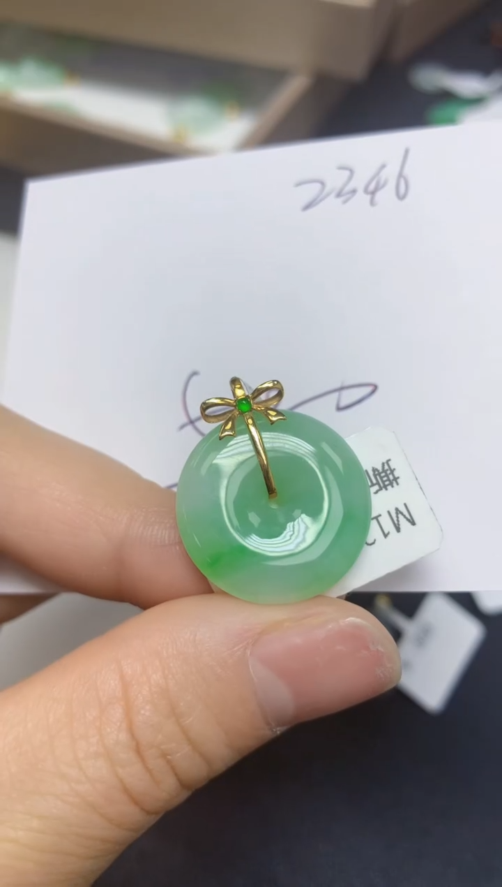 【闪购商品】翡翠18K金镶嵌挂件天然翡翠A货