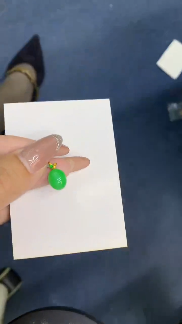 颈饰18K金镶嵌翡翠1