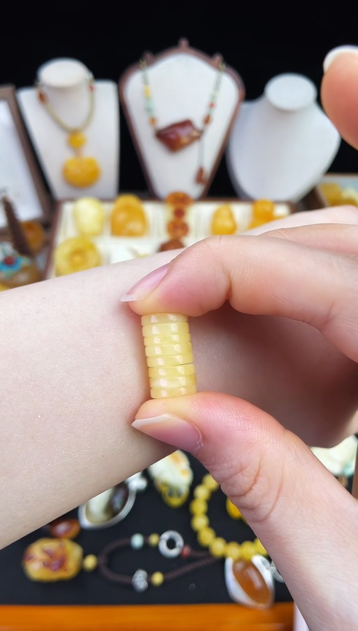 琥珀未镶嵌珠宝奇石柒月