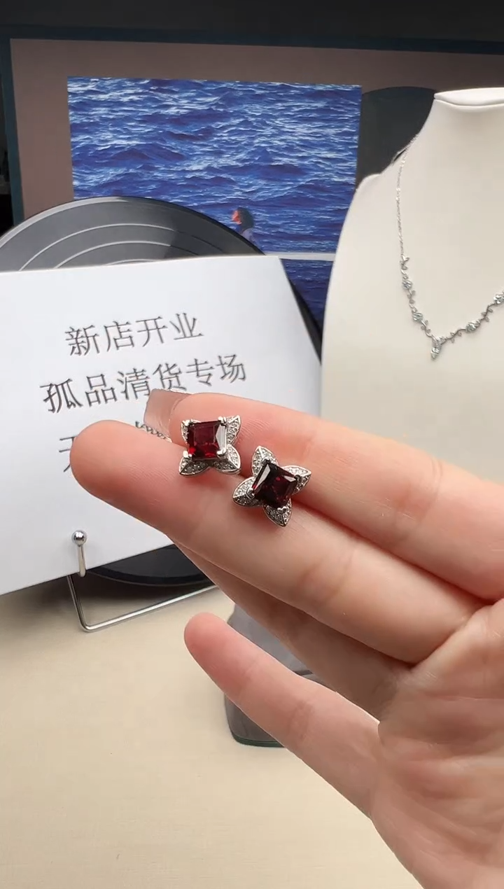 银S925镶嵌耳饰石榴石115