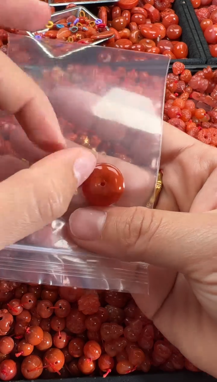 【闪购商品】南红玛瑙颈饰未镶嵌1