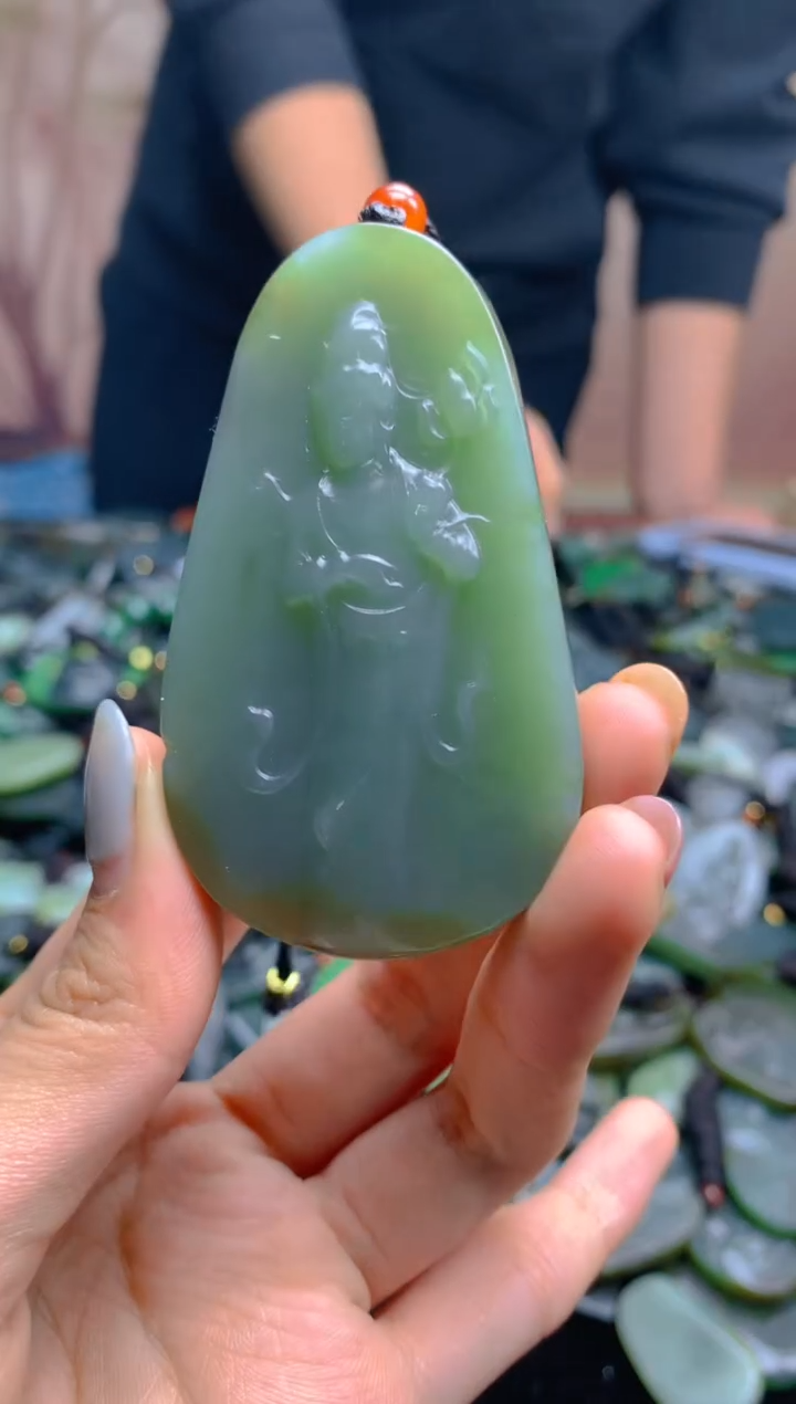 颈饰未镶嵌和田玉1