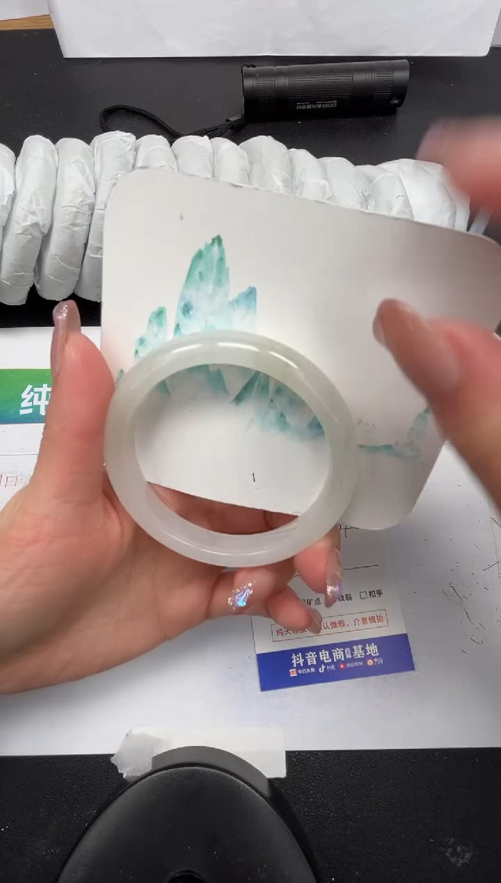 【闪购商品】石英质玉手镯未镶嵌358-57.5