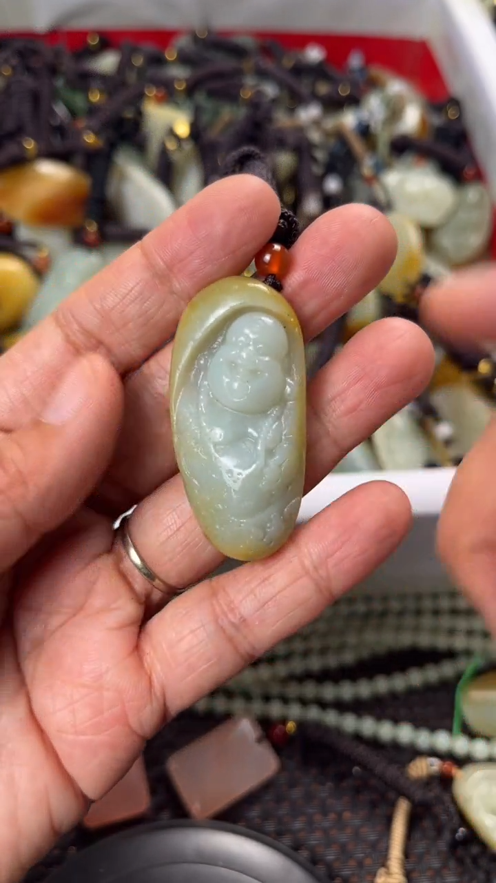 【闪购商品】和田玉颈饰未镶嵌多样性发货没有证书拍一发一有瑕