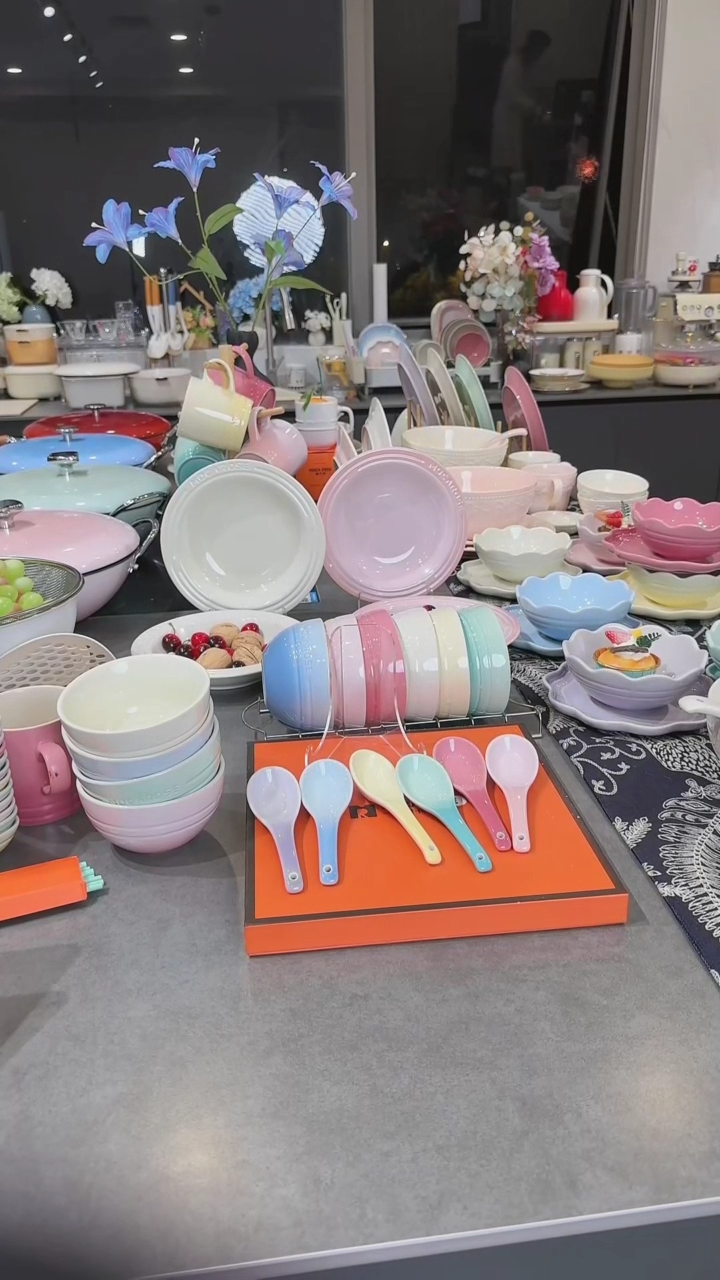 【闪购商品】瓷六色勺子