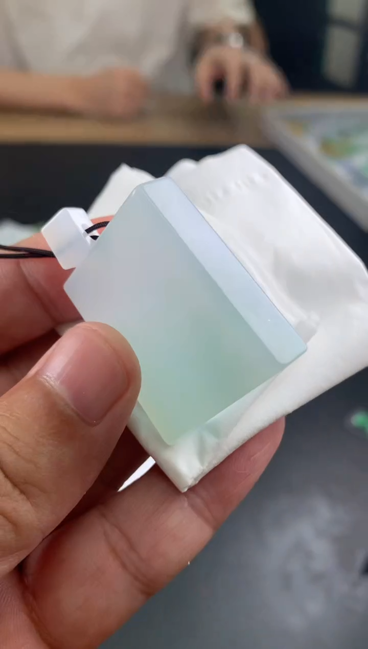 【闪购商品】定制翡翠未镶嵌翡翠