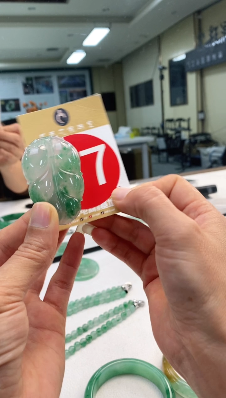 未镶嵌手镯石英质玉叶子+57