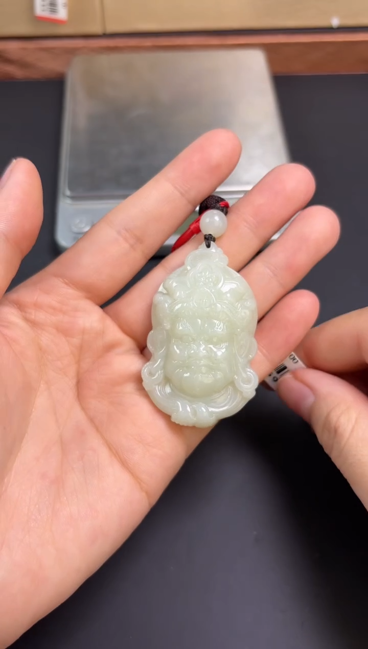 【闪购商品】和田玉吊坠(赠链)未镶嵌且末微色差迪克兰二细吊坠