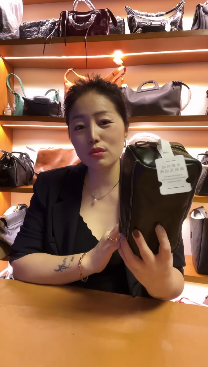 牛皮（革）高端订制时尚百搭女士手提斜跨包