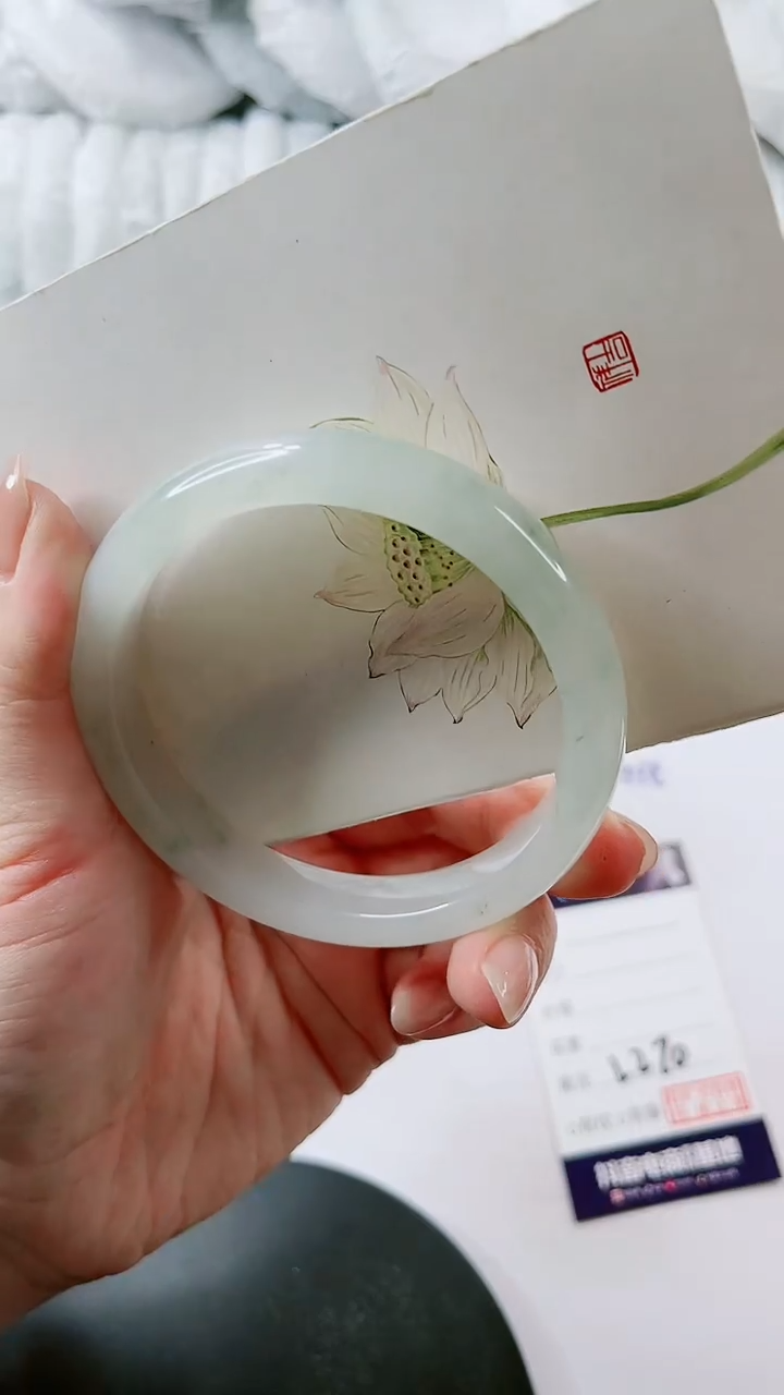 【闪购商品】石英质玉手镯未镶嵌多样性发货L270