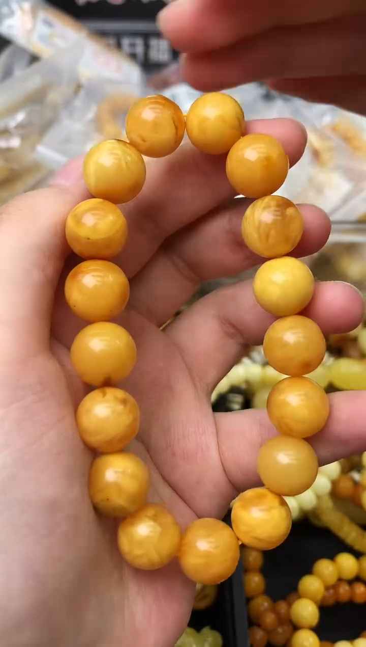 未镶嵌琥珀珠宝奇石139