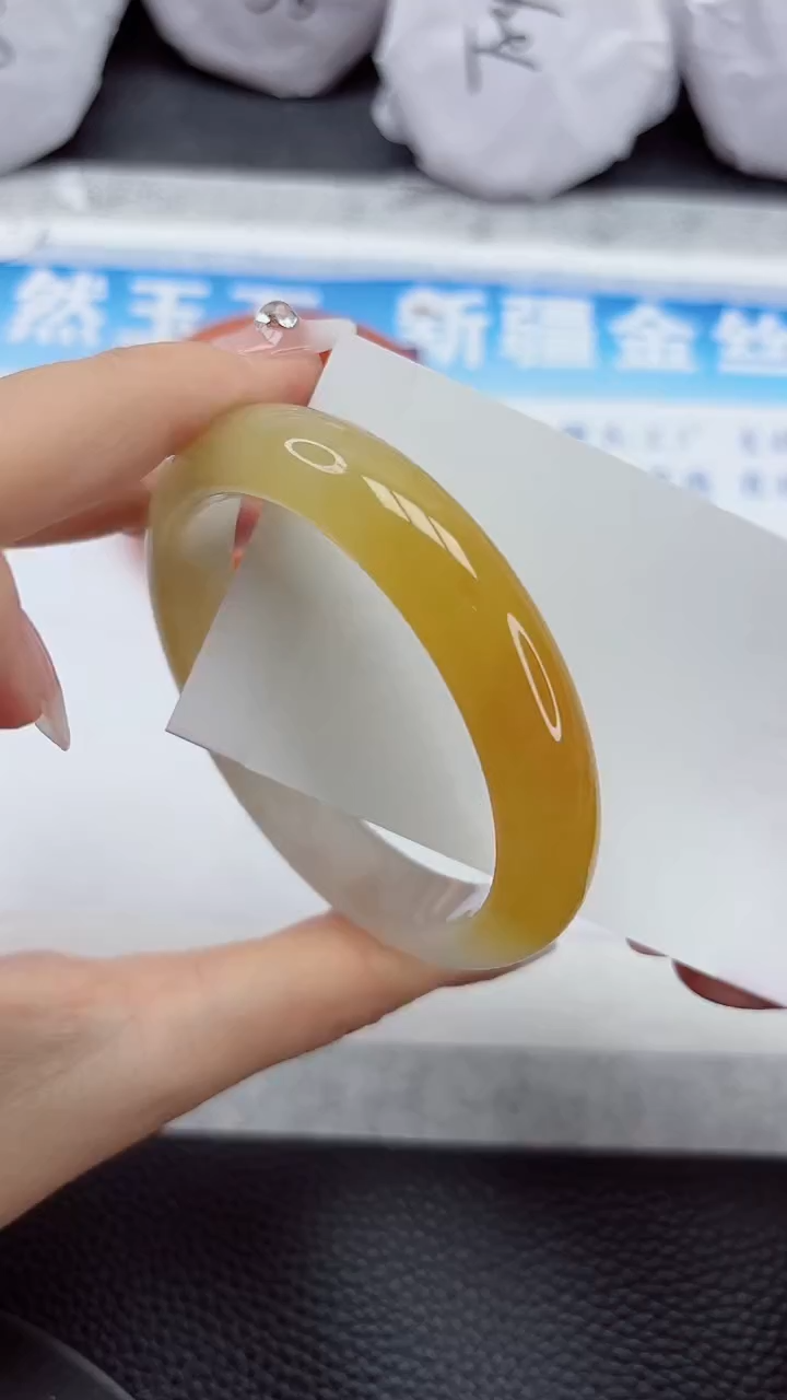 石英质玉手镯未镶嵌360