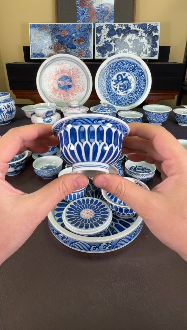 【闪购商品】瓷片羿器窑双菊瓣纹小压手杯