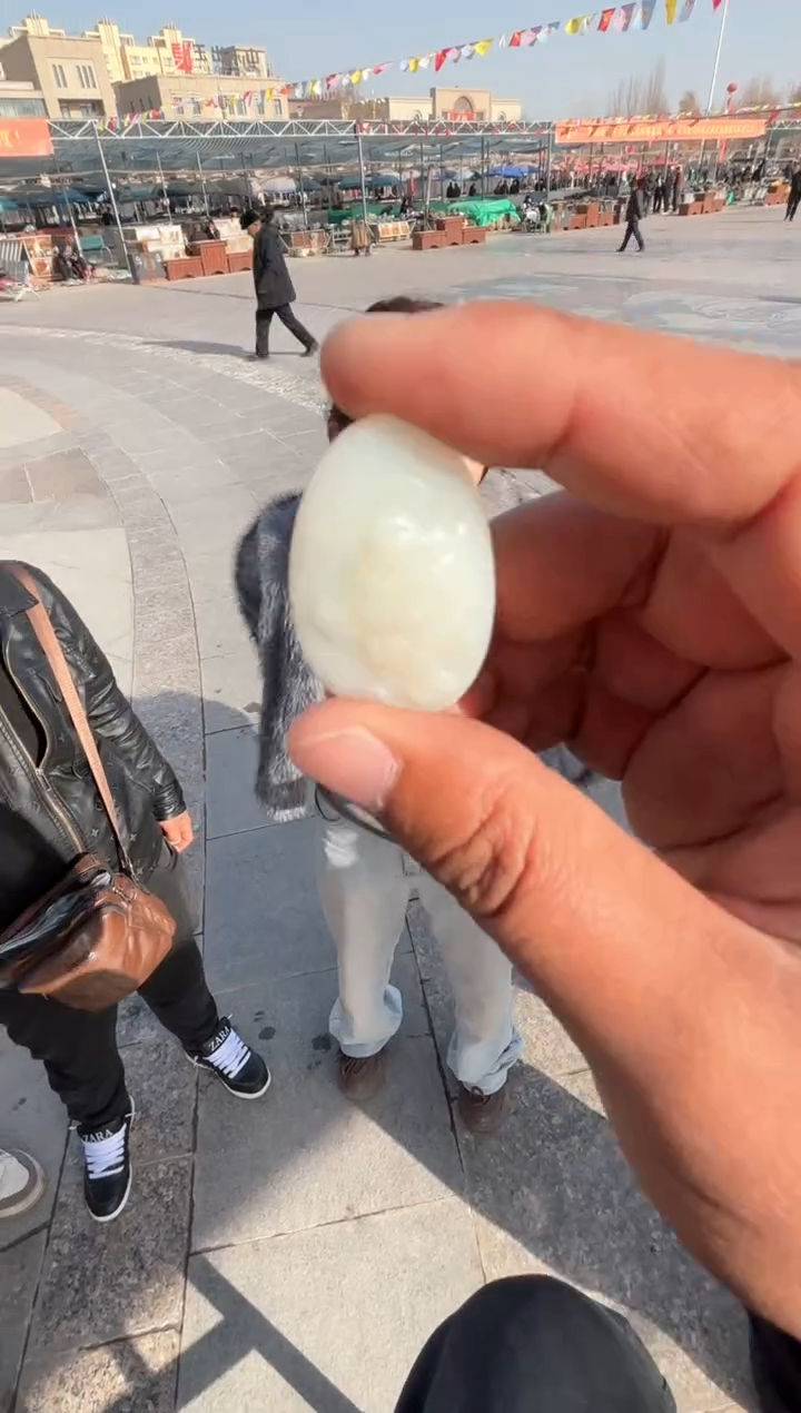 未镶嵌和田玉（糖玉）挂件和田玉