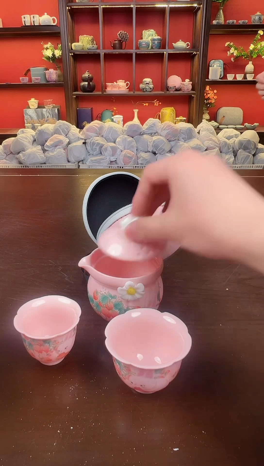 【闪购商品】草莓兔111111111111111