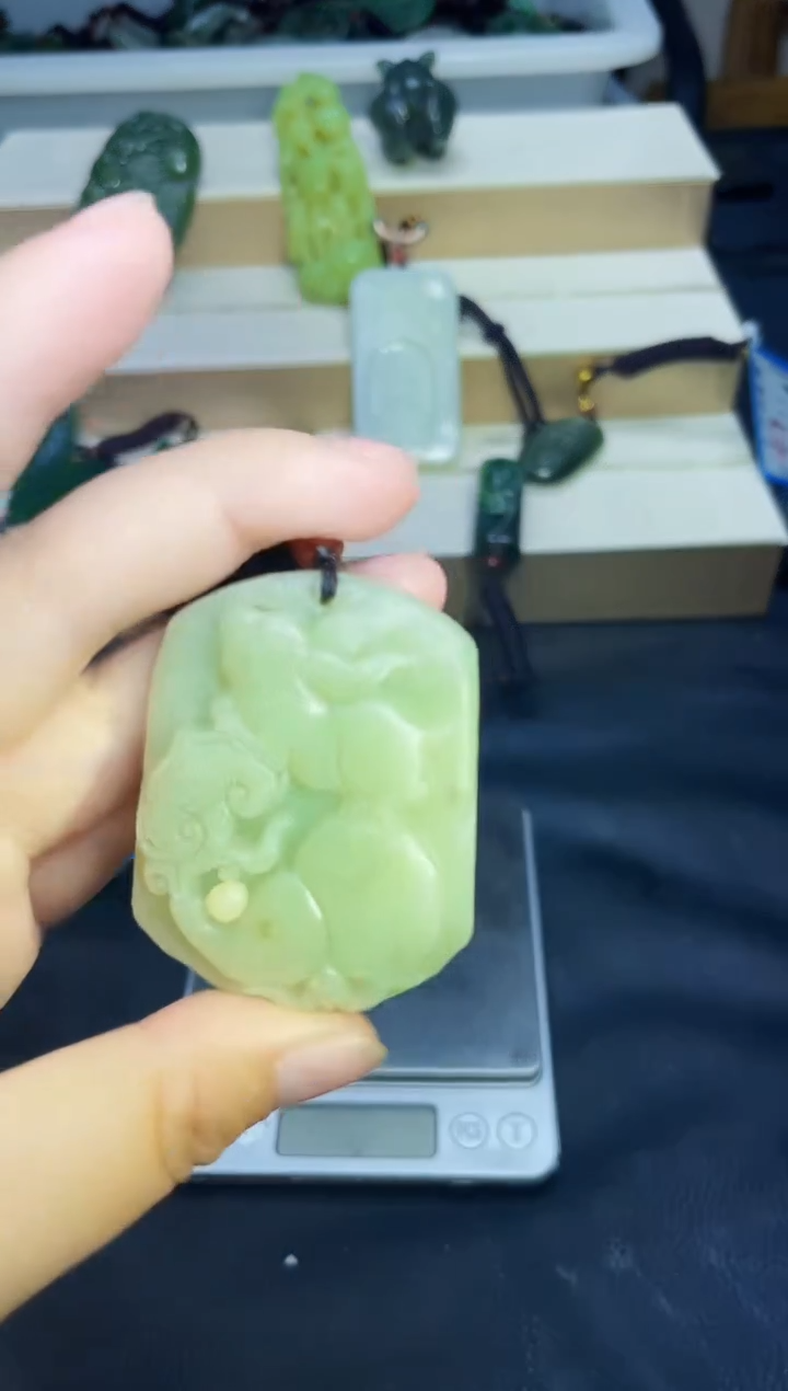 颈饰未镶嵌和田玉1