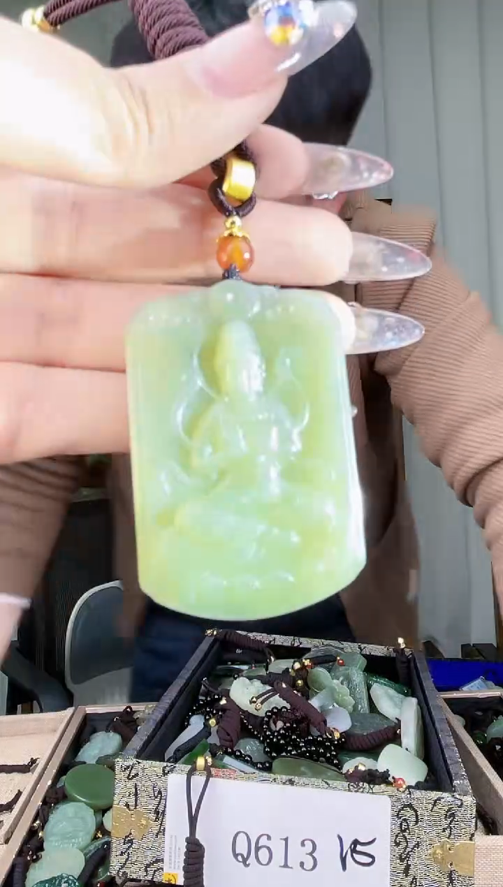 【闪购商品】和田玉挂件未镶嵌拍一发一，多样性发货！