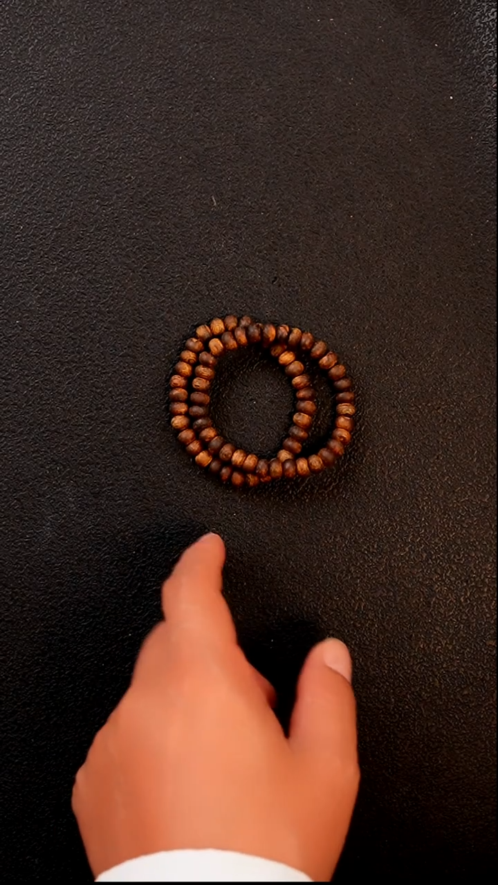 沉香手串多样性发其一   海南紫棋随型算盘珠单圈