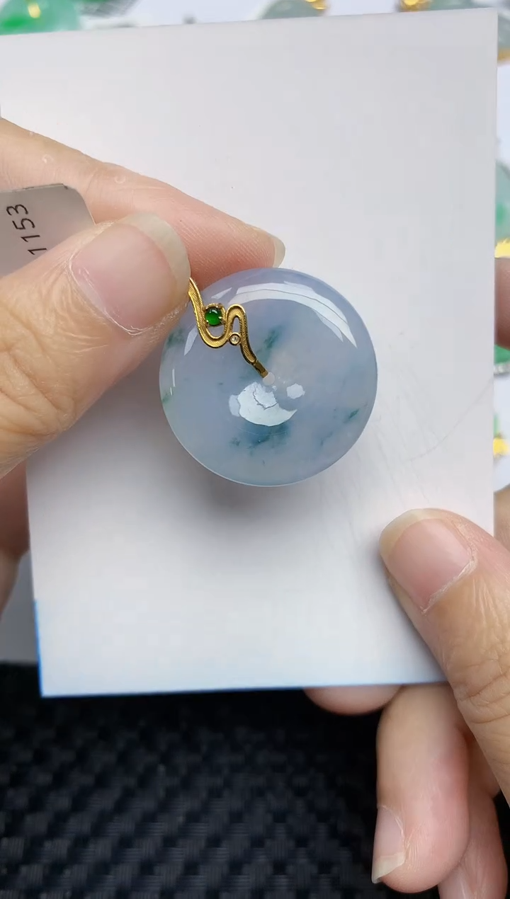 翡翠18K金镶嵌颈饰天然翡翠A货