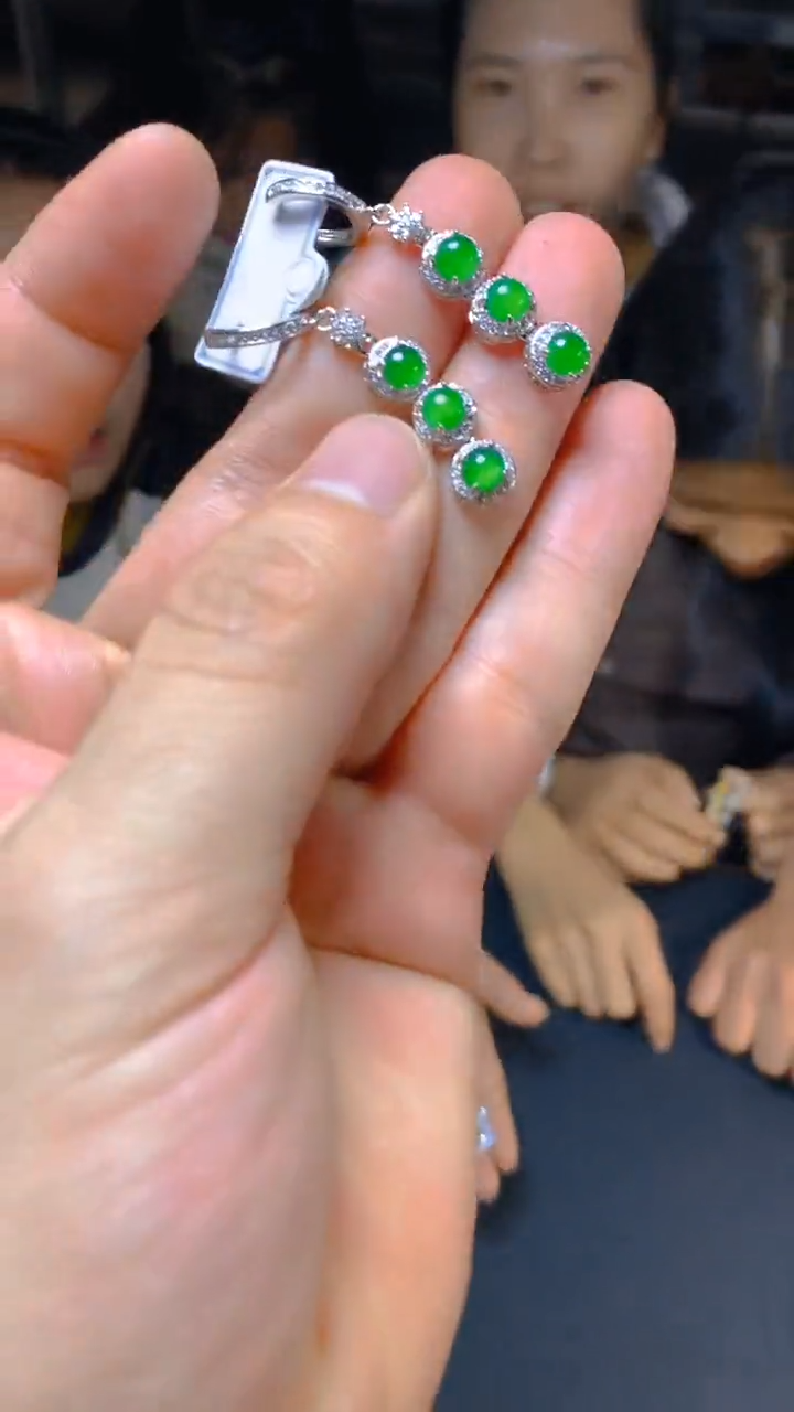 【闪购商品】翡翠耳饰未镶嵌1034954968多样性发一