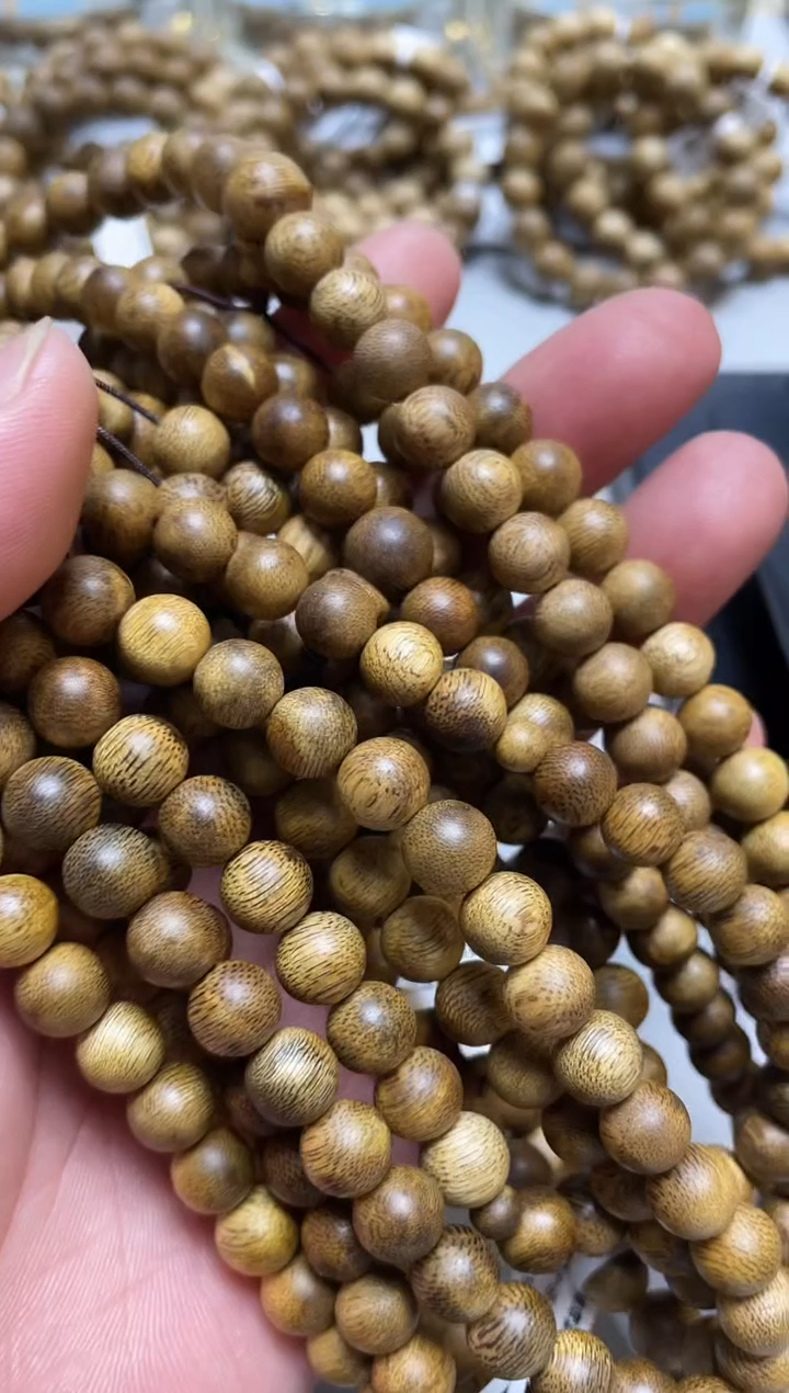 【闪购商品】沉香手串莺歌绿圆珠长串0.9+多样性发其一