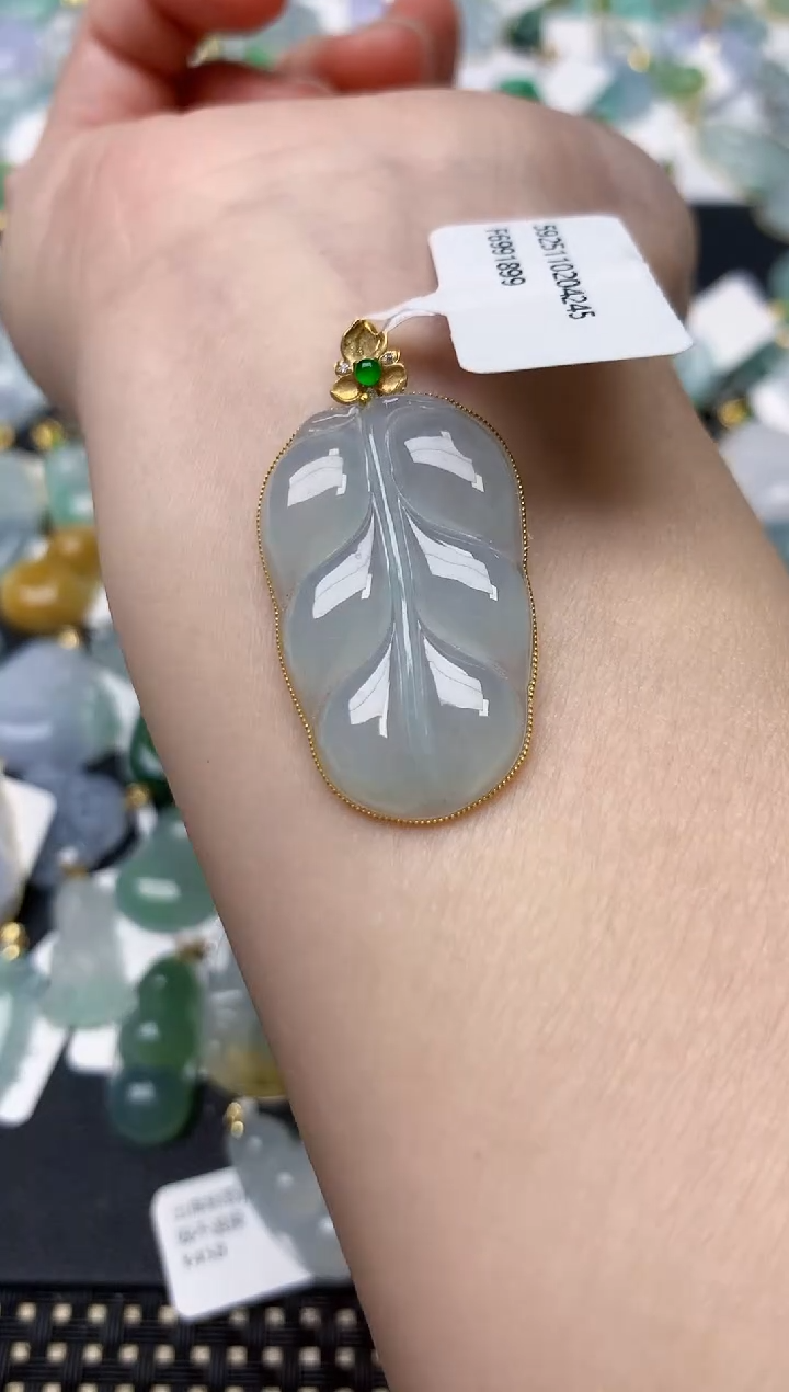 颈饰18K金镶嵌翡翠天然缅甸A货翡翠