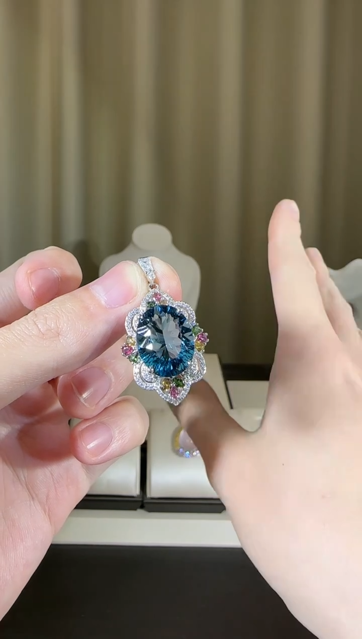 【闪购商品】托帕石颈饰银S925镶嵌13*18mm