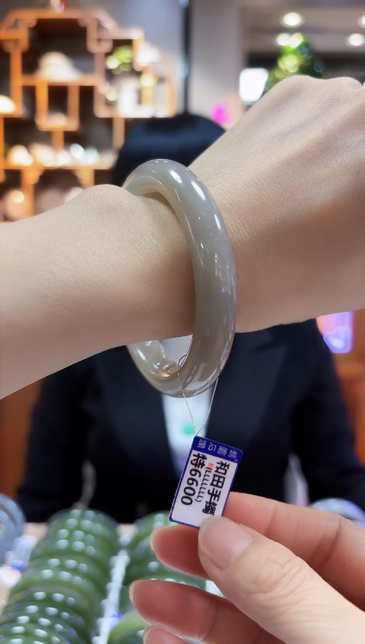 【闪购商品】和田玉手镯未镶嵌56.6